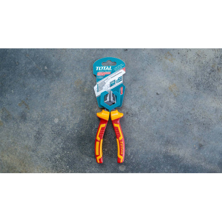 Бокорезы комбинированные диэлектрические 160 мм TOTAL THTIP2261 Бокорезы комбинированные диэлектрические 160 мм TOTAL THTIP2261