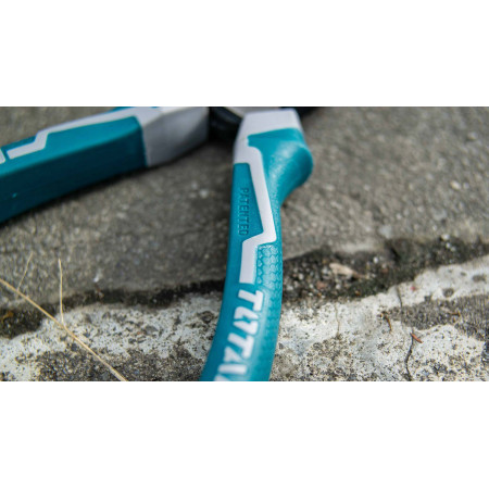 Плоскогубцы комбинированные 200 мм TOTAL THT210806S