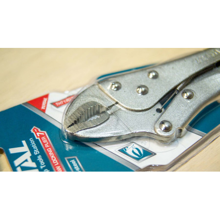 Зажим с фиксатором 250 мм TOTAL изогнутые губки THT191003 Зажим с фиксатором 250 мм TOTAL изогнутые губки THT191003