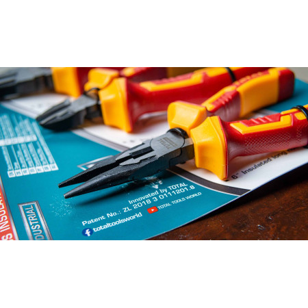 Набор шарнирно-губцевого диэлектрического инструмента TOTAL THT2K0302 (3 шт) Набор шарнирно-губцевого диэлектрического инструмента TOTAL THT2K0302 (3 шт)